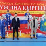Арсен (крайний левый)